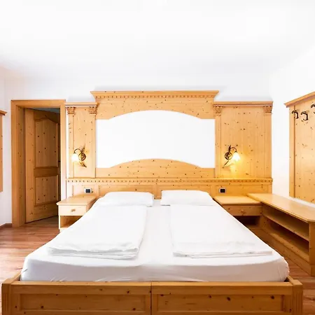 Garni And Wildbach Hotel