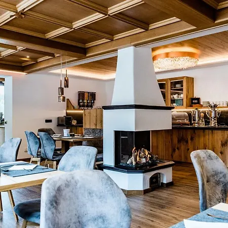 Garni And Wildbach Hotel 3*